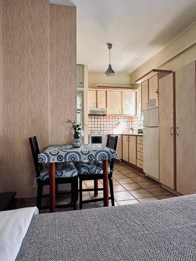 Cozy Apartments Mc Queen Афины Экстерьер фото