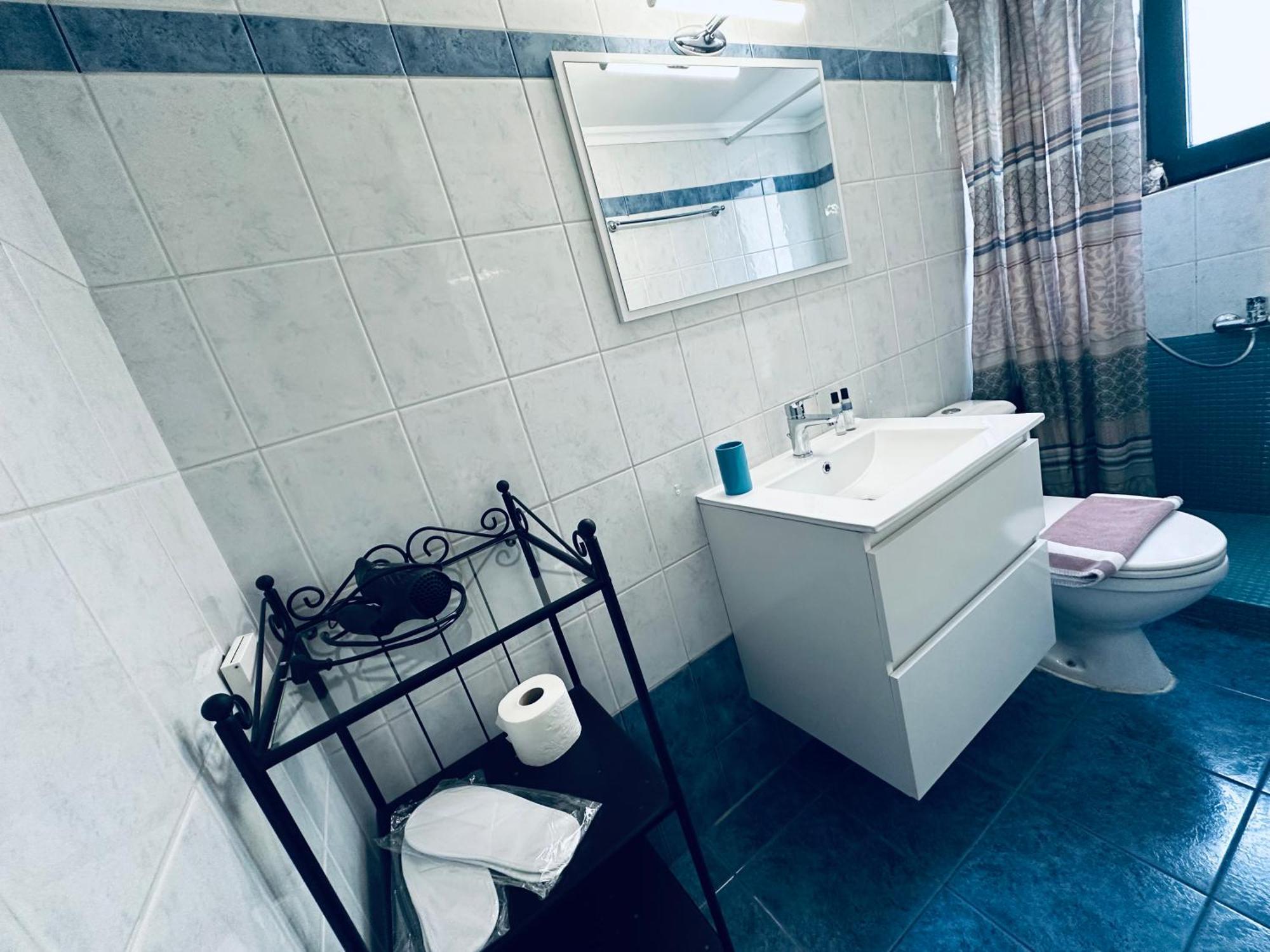 Cozy Apartments Mc Queen Афины Экстерьер фото